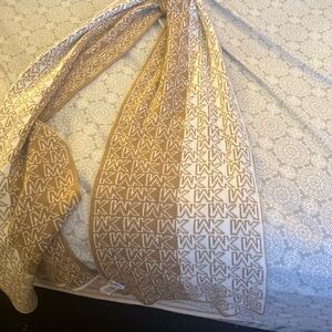 Michael kors scarf